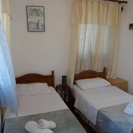 Summer House - For 2 People In 2nd Floor