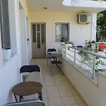 Summer House - For 2 People In 2nd Floor بيت للعطل *