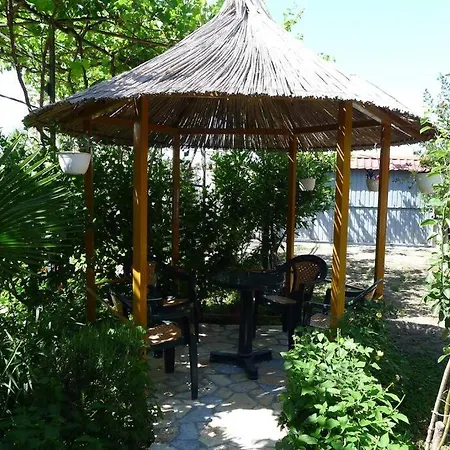 Summer House - For 2 People In 2nd Floor *