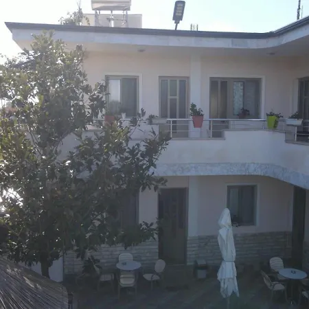 Summer House - For 2 People In 2nd Floor