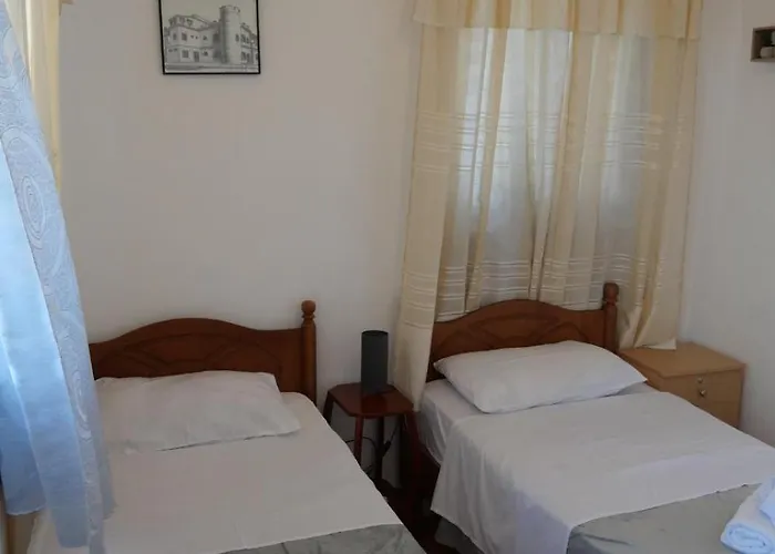 Summer House - For 2 People In 2nd Floor